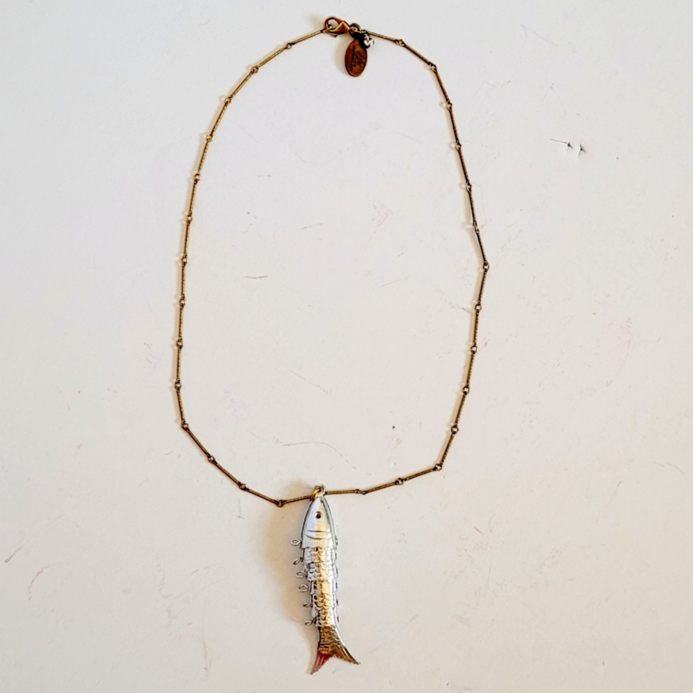 NWOT fish necklace